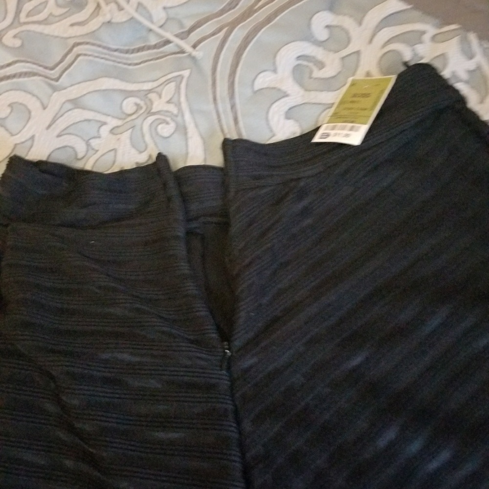 NWT Very cute black skirt...